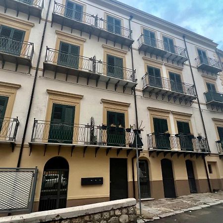פלרמו Guest House Colonna מראה חיצוני תמונה